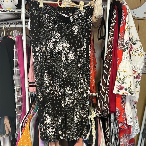 Floral Black Pants Petite - Picture 1 of 3